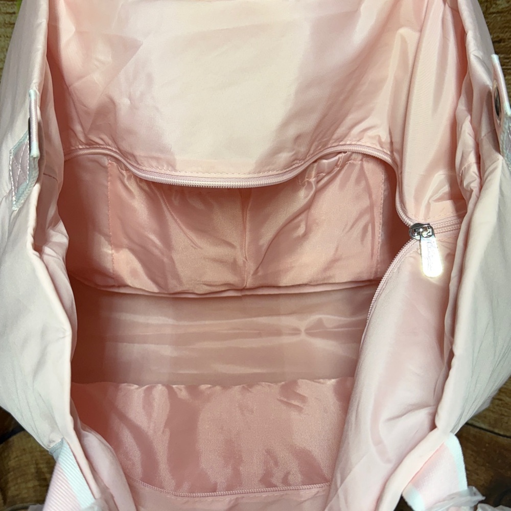 Thirty-One Deluxe Travel Tote Light Pink Heart embroidered - Picture 6 of 7